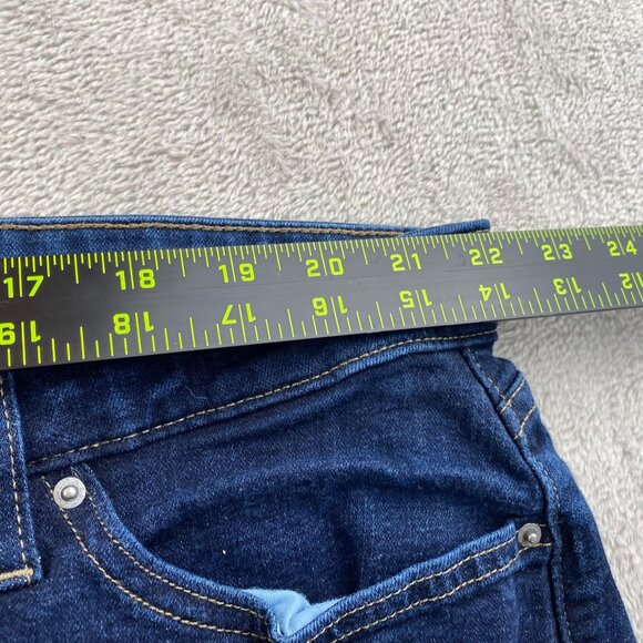 Levis Womens Classic Denim Shorts Size 24W Cotton & Viscose Blend Dark Blue - Picture 4 of 14